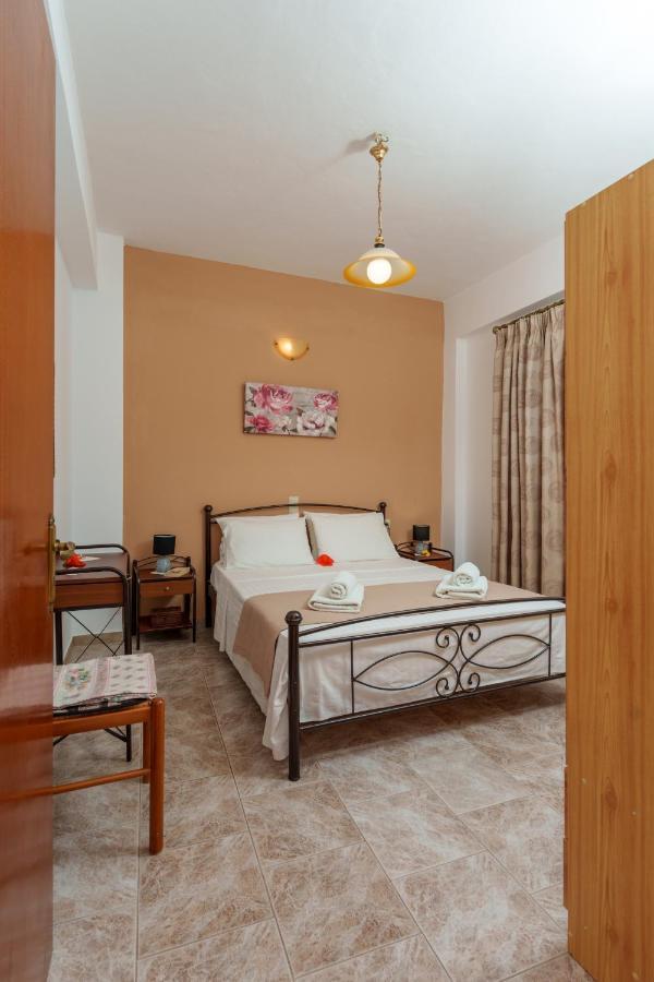 Hara'S Apartments Καστρί Εξωτερικό φωτογραφία